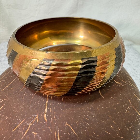 Vintage 70's Brass & Copper Bangle Bracelet With Textured Design Retro - Picture 4 of 9